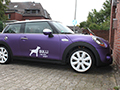 Mini violett foliert mit Autoaufkleber